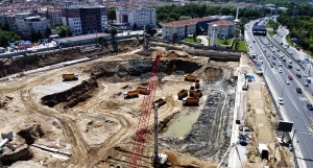 Osmangazi Meydanı Hızla İlerliyor