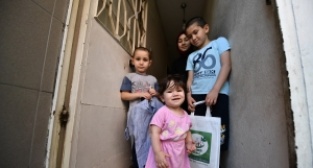 Osmangazi Belediyesi bayramlık dağıtımı