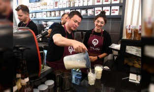 Gençlerin yeni buluşma noktası: Genç Kafe