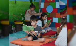 Yaz kurslarında çocuklar eğlenerek öğreniyor