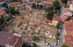 Şehrin Kalbinde 2 bin 400 Yıllık Zaman Yolculuğu