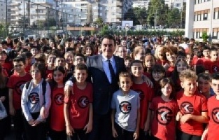 Başkan Dündar, 12 bin 200 öğrenci ile buluştu