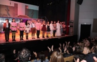 Nilüfer Kent Tiyatrosu “Şvayk” ile sezonu açtı