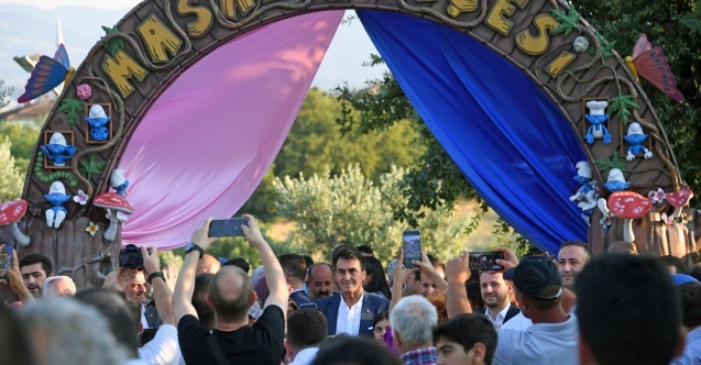 Başkan Dündar çocuklarla masal bahçesini gezdi